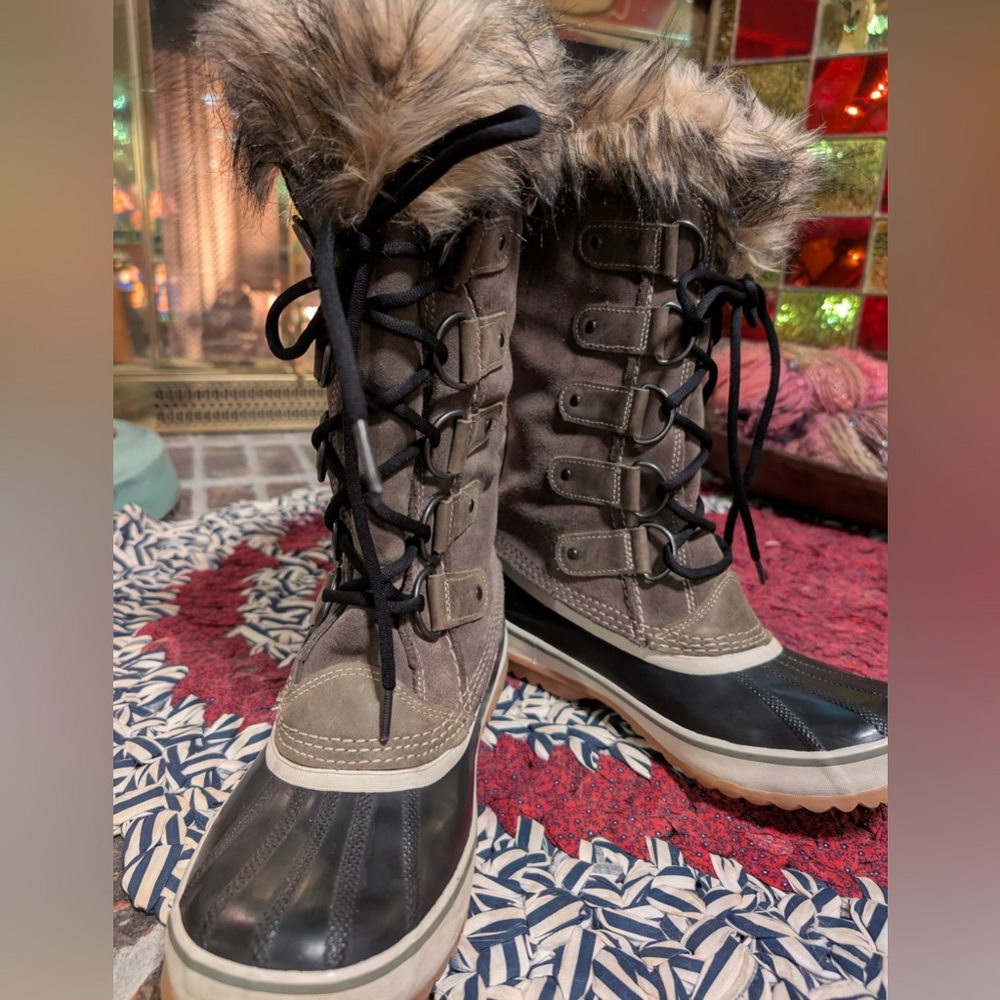 Sorel boots, size 9